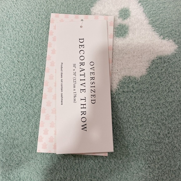 Cupcakes & Cashmere Oversized GHOST Print Throw - Picture 5 of 6